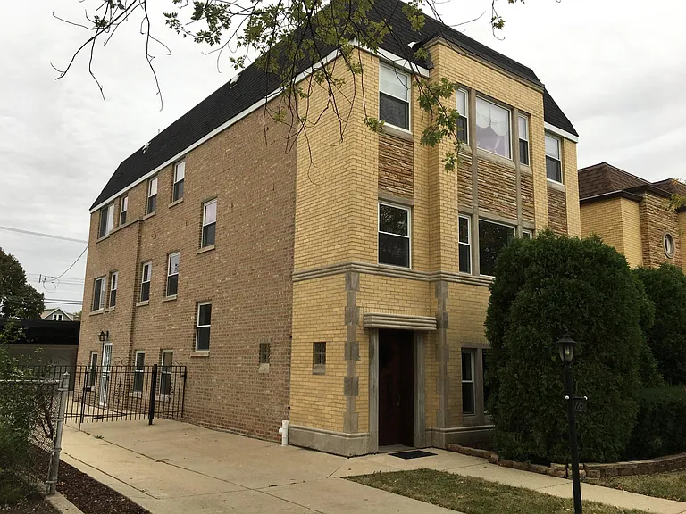 Secure and very private building
Well maintain.