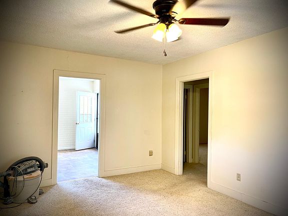 2nd image of 1717 W Arch Ave