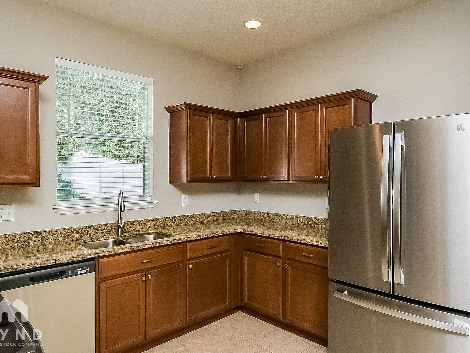 3 bed, 2.0 bath, 1629 sqft, $2,005 — Photo 4