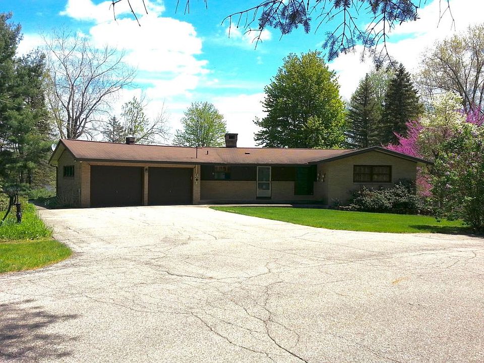 1st image of 8200 Pine Island Dr NE