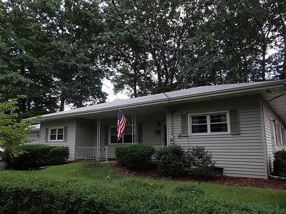 2nd image of 3057 Shipley St
