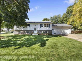 304 Oakland Ave, Sun Prairie, WI 53590