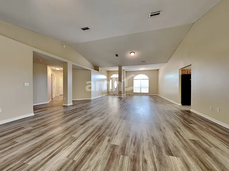 9215 Hawkeye Dr — Photo 7