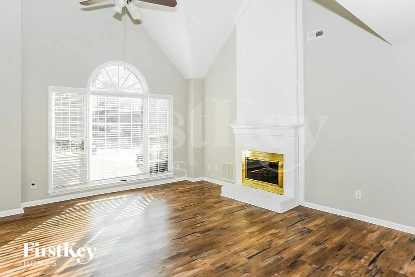3 bed, 2.5 bath, 1554 sqft, $2,260 — Photo 4