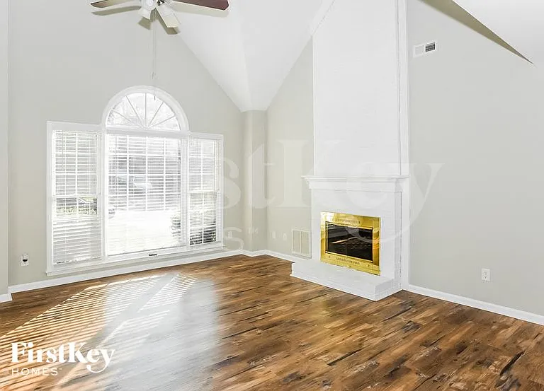 5808 Birchfield Ln NW — Photo 4