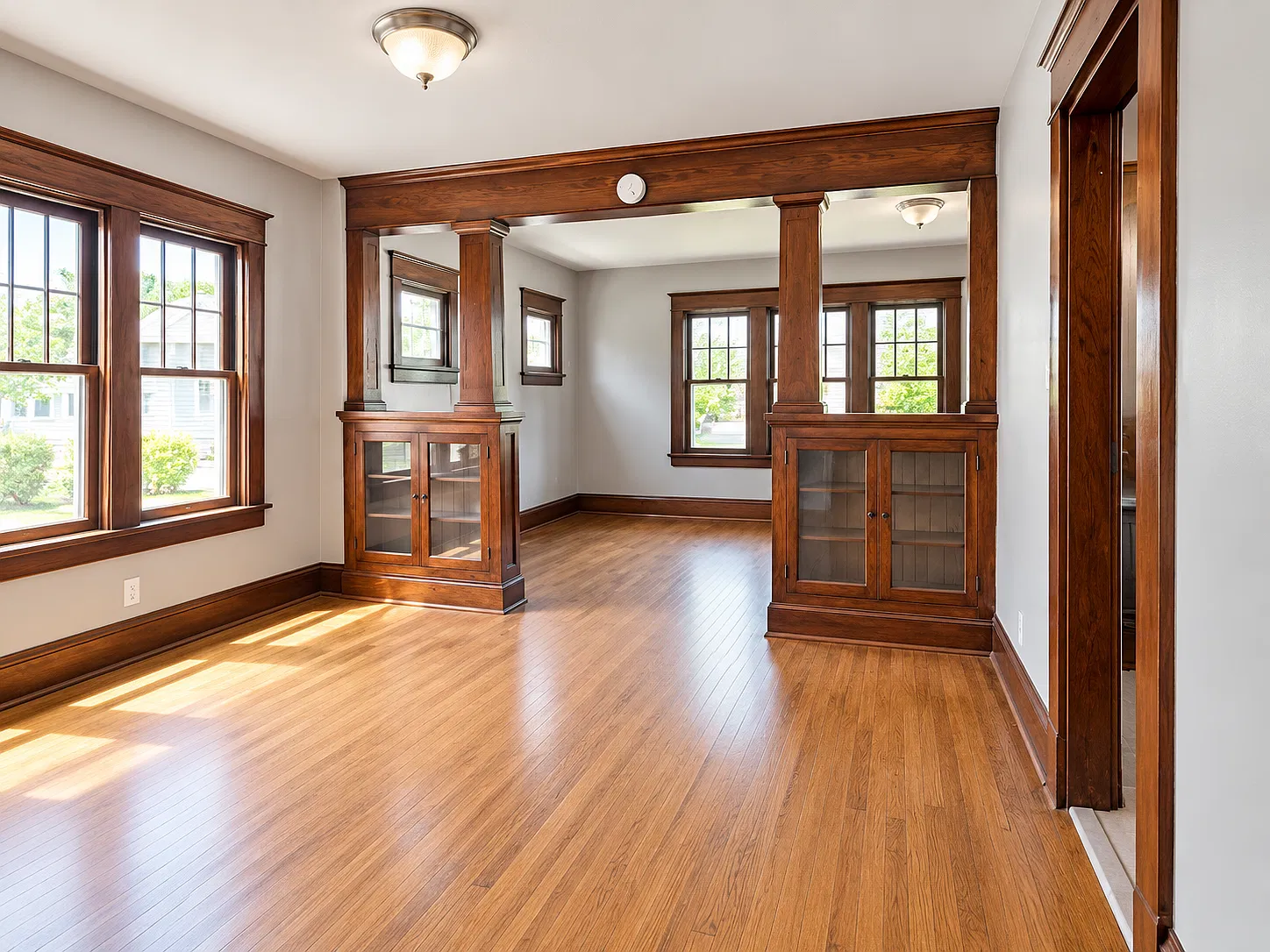 19 Vera Ave — Photo 3