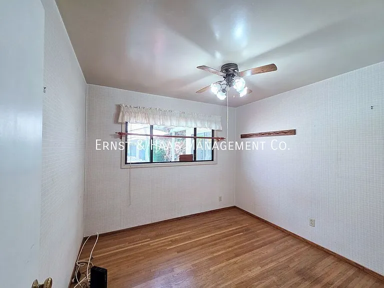 2080 Senasac Ave — Photo 20