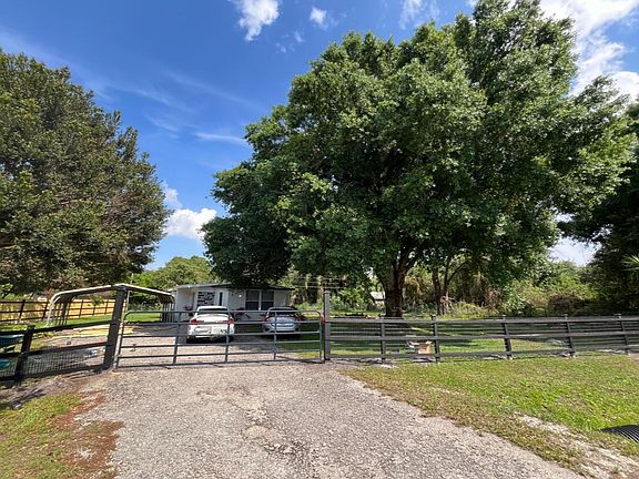 2nd image of 3704 NW 36th Avenue