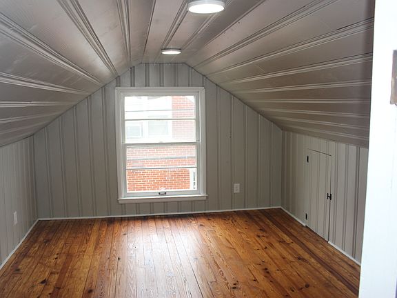 5th image of 246 Hill Ct