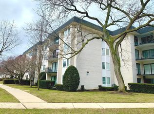 235 Ridge Rd APT 1D, Wilmette, IL 60091