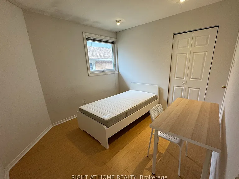 53 James Gray Dr #UPPER LEVEL — Photo 13
