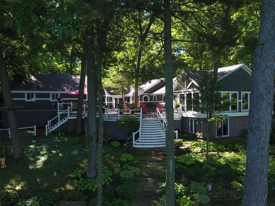 1st image of 68794 Blanchard St