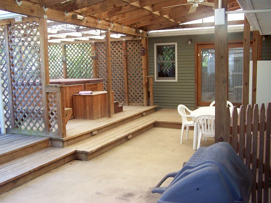 Covered patio/deck and hot tub