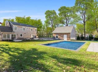 127 Tyrone Dr, East Hampton, NY 11937