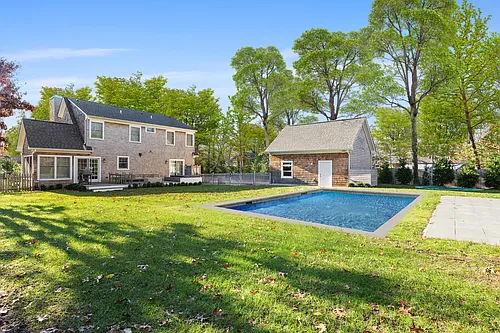 127 Tyrone Dr Photo 1
