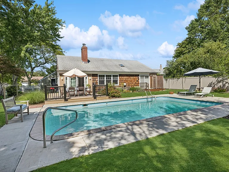 7 Linda Ln — Photo 3