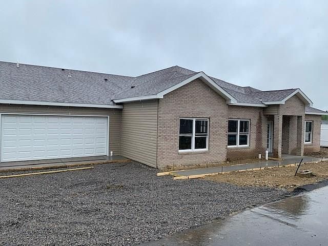 2nd image of 1802 Seminole Cir