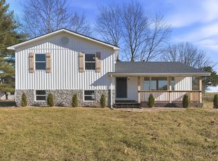 7208 N Farm Rd 133, Springfield, MO 65803