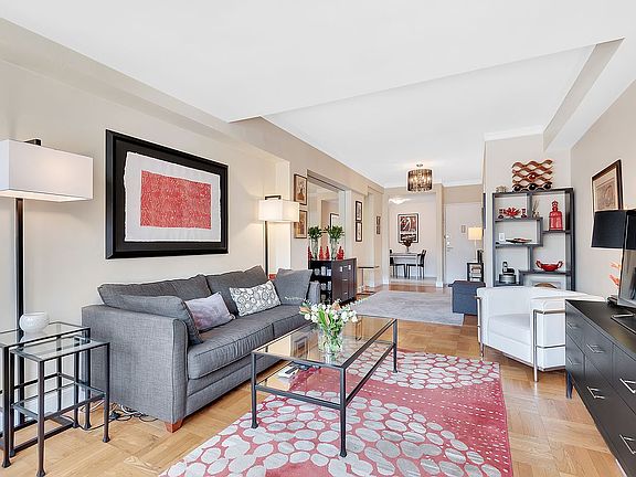 3rd image of 345 E 52nd St APT 12B