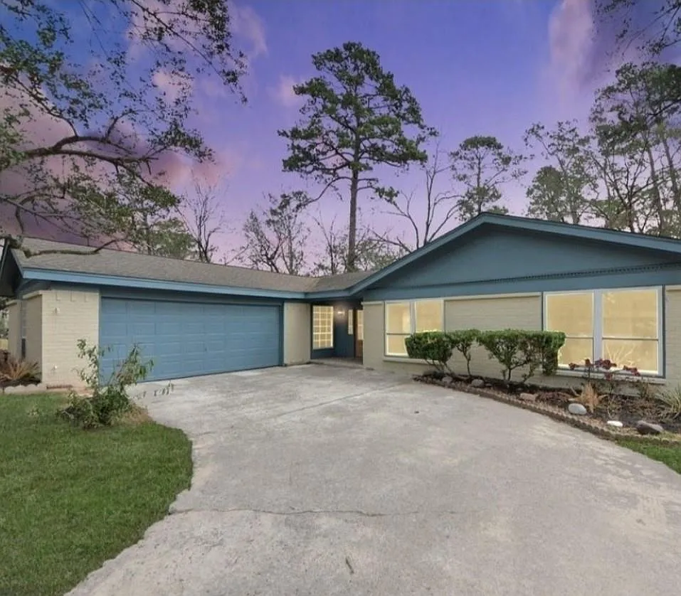 3 bed, 2.5 bath, 2217 sqft, $3,000 — Photo 1