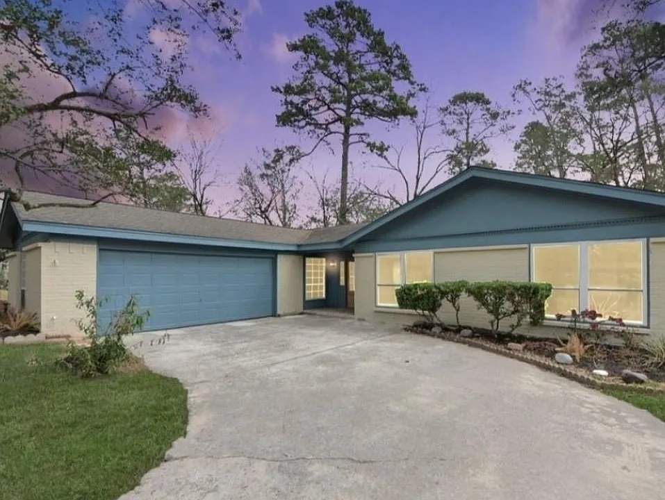 26206 Maplewood Dr