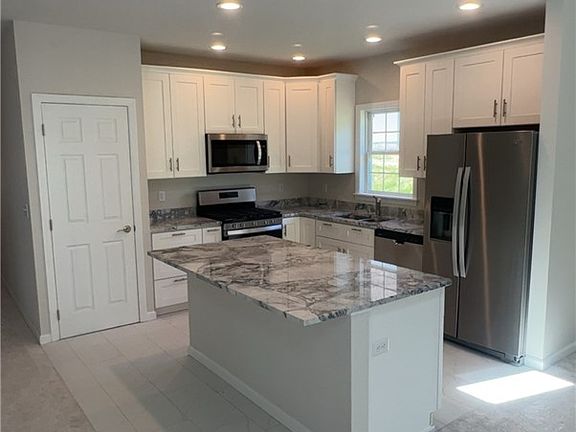 4th image of 328 River Ridge Ct #47B