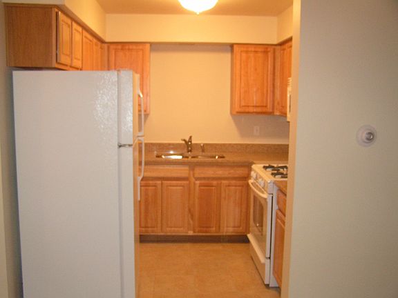 3rd image of 613 W 65th St APT 2
