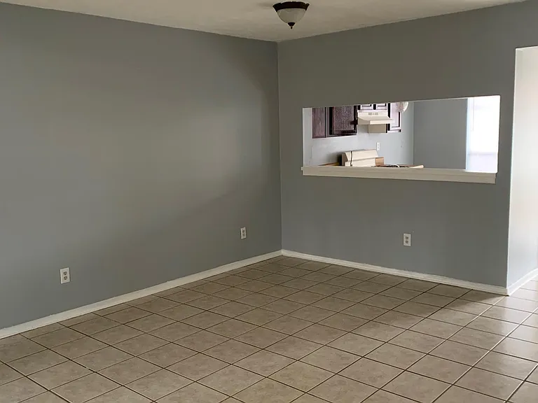 6598 Wellington Sq — Photo 8