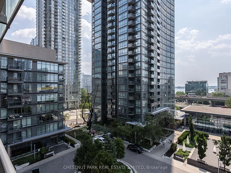 15 Fort York Blvd #710 — Photo 15
