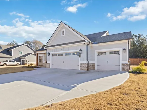 2433 Waterside Dr, Monroe, GA 30655