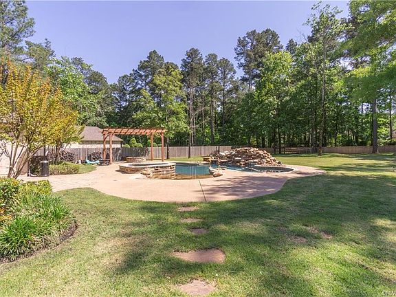 2nd image of 5 Chapel Creek Ln