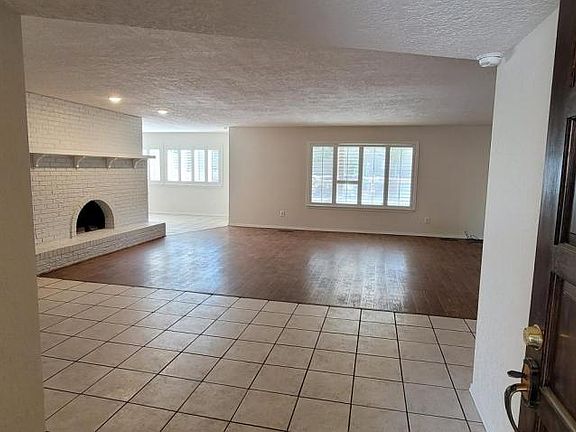 2nd image of 4108 Cibola Village Dr NE