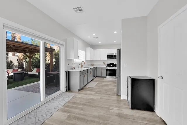9429 Silvaner Ct — Photo 44