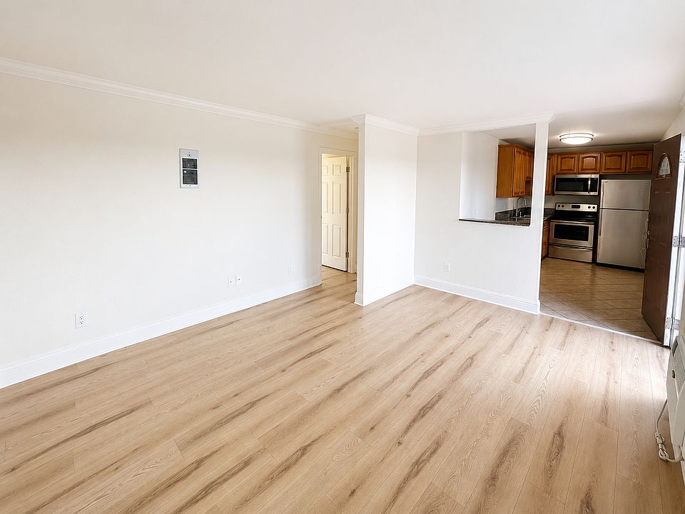 1st image of 1371 E Washington Ave Unit 103