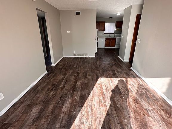 3rd image of 215 S 1st St #3