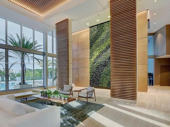 3rd image of 16385 Biscayne Blvd Unit 2006