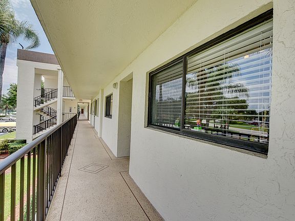 4th image of 15244 Lakes Of Delray Boulevard #208
