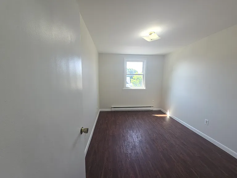 567 Main St #3 — Photo 3