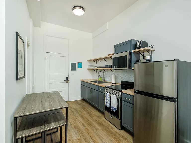108 E Lewis St #6 — Photo 11