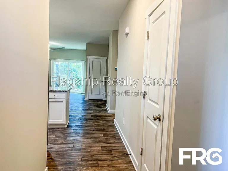 1501 S Taylor St — Photo 4