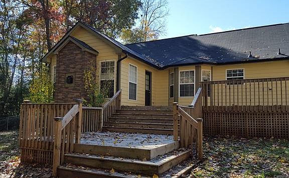 5th image of 110 Chinaberry Ct