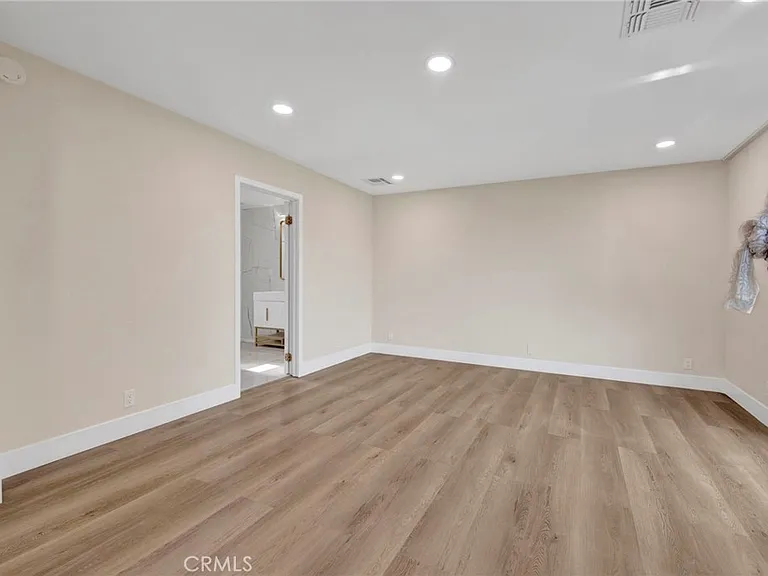 1432 N Catalina St — Photo 26