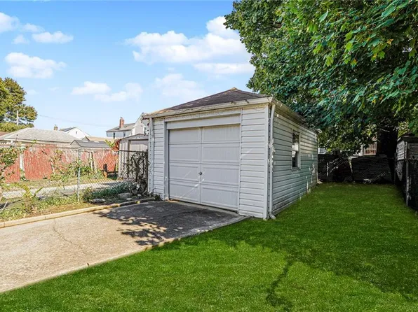 118-15 203rd Street image 4 of 25