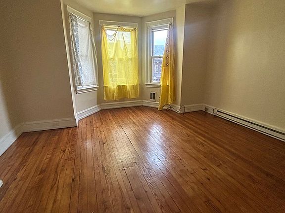 3rd image of 2211 N 4th St