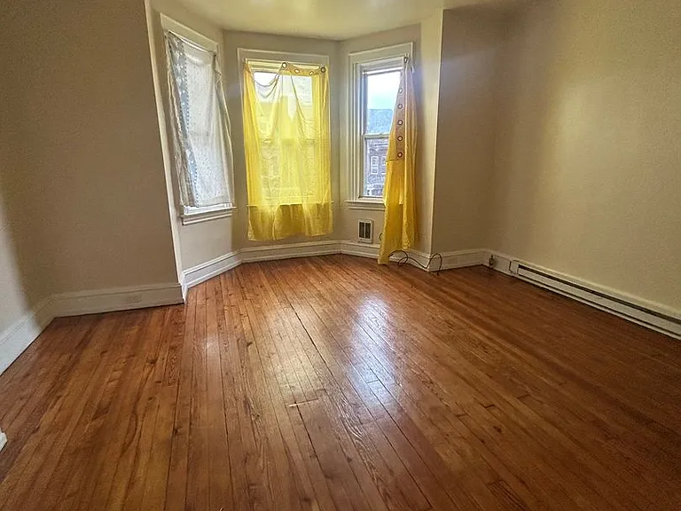 2211 N 4th St — Photo 3