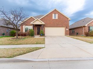 908 Silvermoon Dr, Little Elm, TX 75068