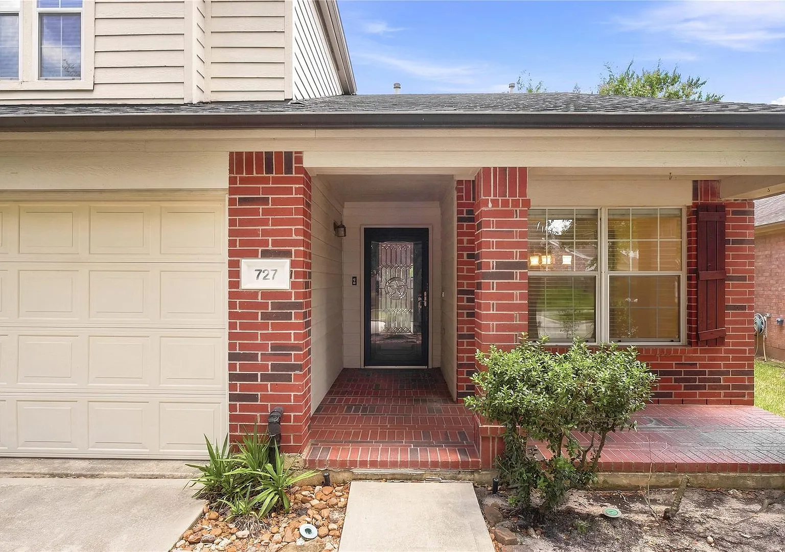 727 cypresswood Ridge Ask about our No Cash Security Deposit Option — Photo 3