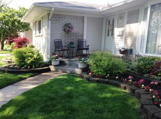 6265 Dwight St, Dearborn Heights, MI 48127