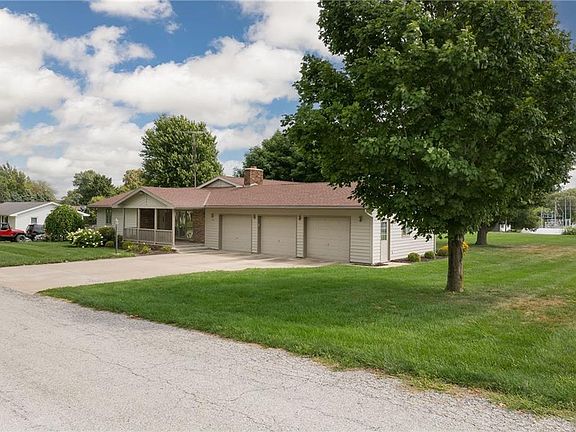 2nd image of 1602 Ridge Dr