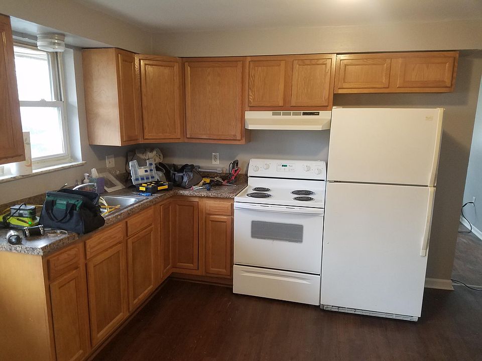 2nd image of 1422 Phillips Dr